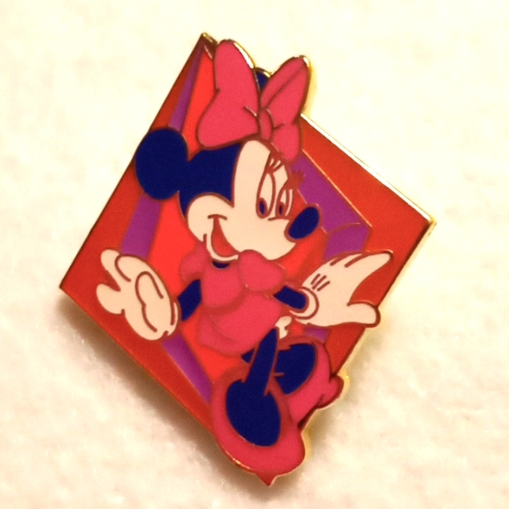 DISNEY MINNIE MOUSE LANYARD PIN SERIES